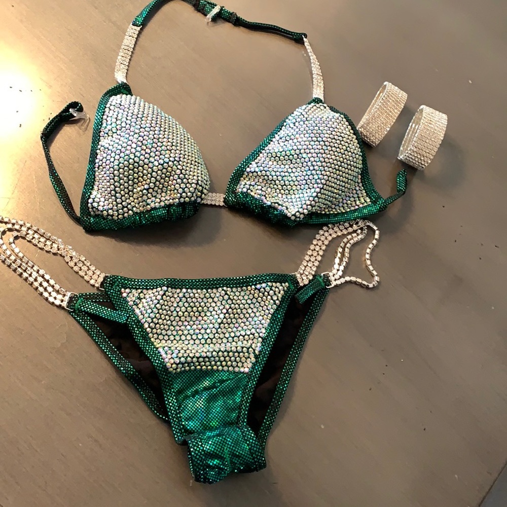 Absolutely Stunning Competition Bikini 👙